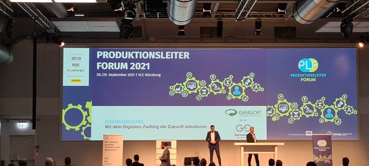ThinkGermanedge's tweet photo. Spotted 👀: Our colleagues Dominik Weggler and Michael Stöger talk about the potential of the digital twin today at the #ProduktionsleiterForum in Würzburg!🗣️ https://t.co/QHAGxeA5gG