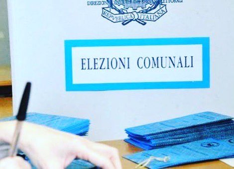 aperte_a's tweet photo. La corsa alle fasce tricolori sta per arrivare al traguardo della prima tappa. Noi, giovedì sera alle 21:10 su @TeleuniversoTV , analizzeremo la situazione nel #Lazio. Vi aspettiamo
#aporteaperte #elezioni #comunali2021 #voto https://t.co/o4tRFPNVYw