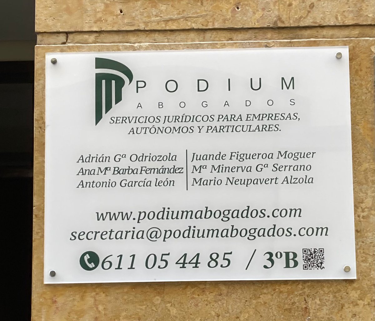 Te esperamos en Calle Valverde 15, 3B en pleno centro de Cádiz para atender todas tus necesidades. Un equipo completo y multidisciplinar para resolver tus problemas y ofrecerte #MuchoMasQueAbogacia.

También puedes contactarnos en el 611 05 44 85 y en podiumabogados.com.