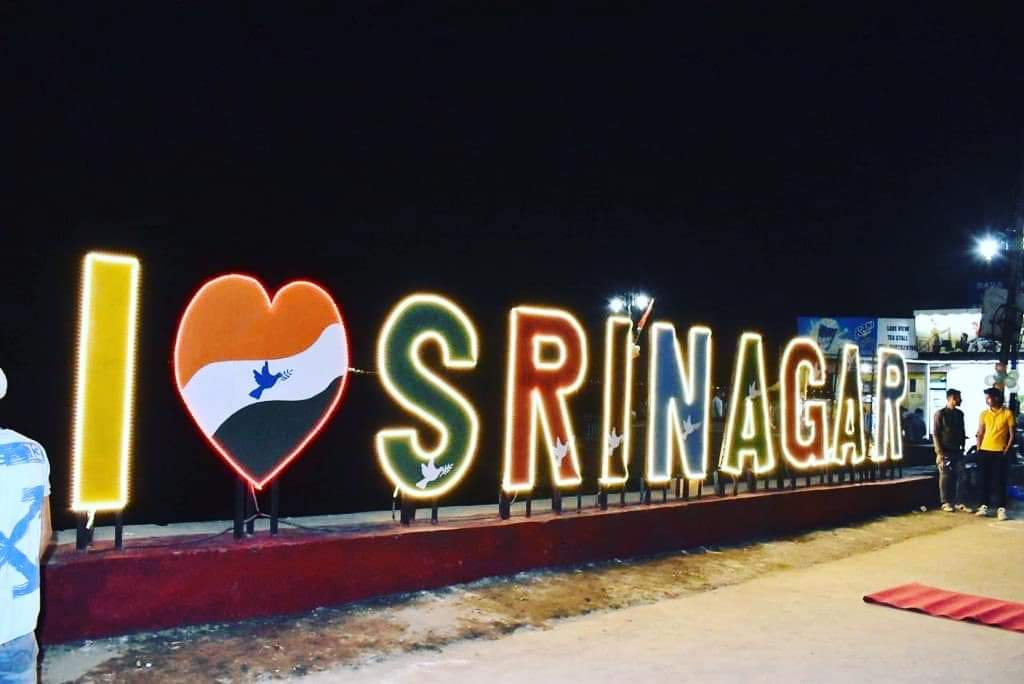 Cyclistumar's tweet photo. I ❤Srinagar
#dallake
#ilovesrinagar
#srinagar
#SmartCity https://t.co/IZ9KCezAhZ