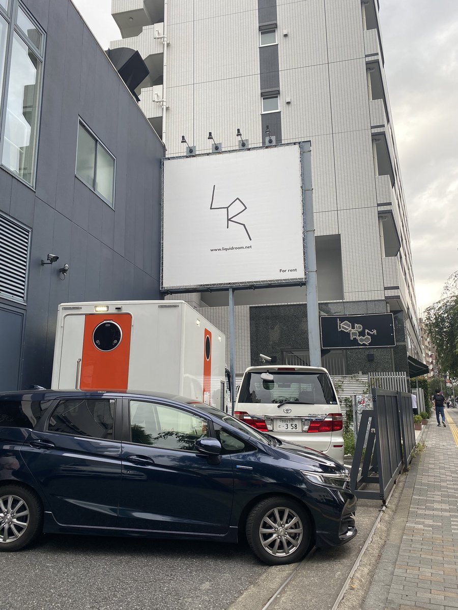 kayo193's tweet photo. 久しぶりにステージ上の村田さん見られて感無量😭🙏楽しかったぁー
しかも席が村田さん側の段の上でかなり見やすい位置でした😇
始まるまで座って見るのかな?なんて思ってたらみんな総立ちでしたね😅
ノリが良くて曲を知らなくても全然楽しめました😆
久しぶりに踊ったら既に背中が筋肉痛(笑) #mwml https://t.co/qrf8SjPDrp