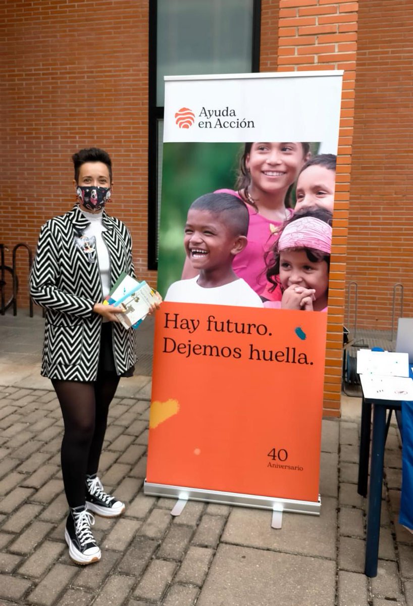 @ayudaenaccion @upvehu Gracias @upvehu por la oportunidad que nos dais de acercar nuestros proyectos de voluntariado a la comunidad universitaria, en concreto el #LectUne, proyecto de mentoria para fomento de la lectura. Un proyecto precioso que abre ventanas al mundo para el niño o niña.