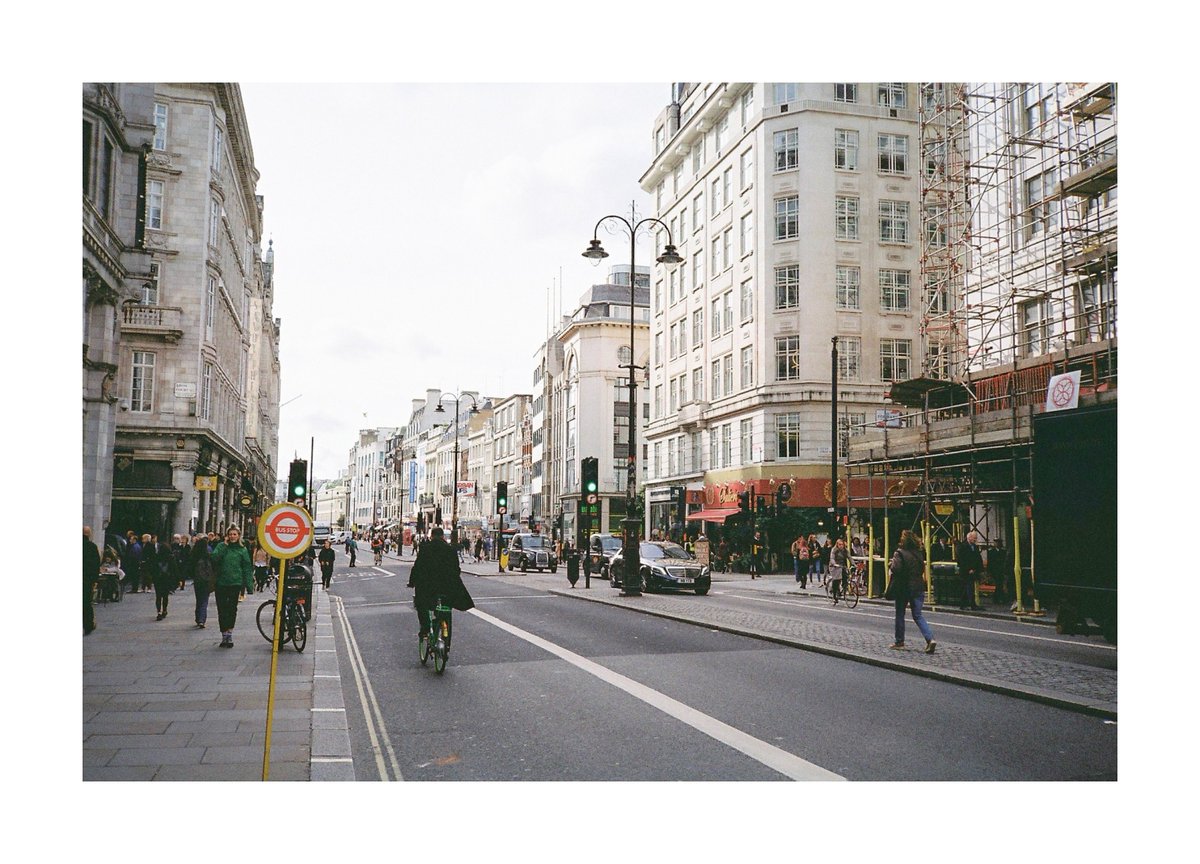 shhuunn_'s tweet photo. London on 35mm film https://t.co/zCZw7LOhUc