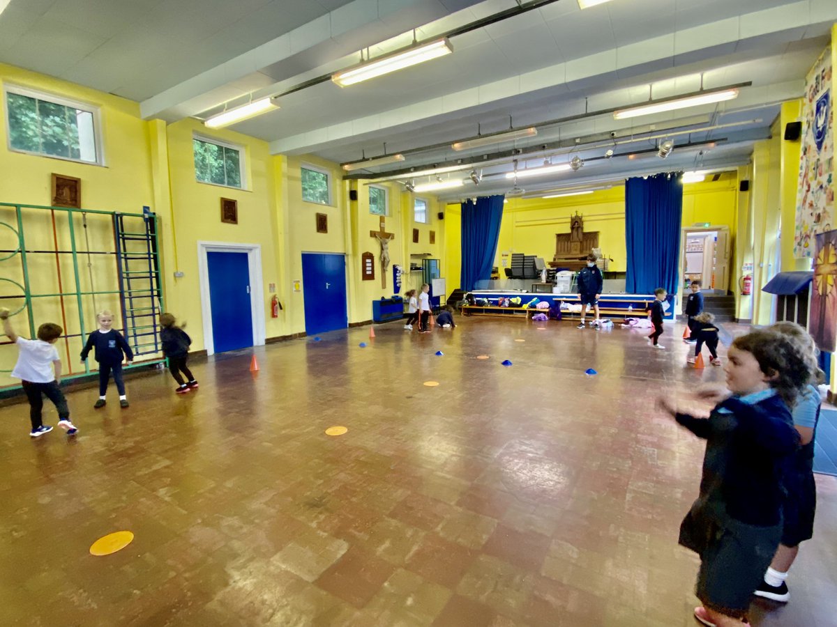 BmoCoaching's tweet photo. Fantastic day yesterday with @colegceredigion , @stpadarnsrcp & @AberystwythTown u14βs girls.
Great to be delivering a variety of programmes in our local community π
#bmocoaching #schoolsport #beactive #mentalwellbeing #girlsfootball #aberystwyth https://t.co/wsJ9Ls4tm1