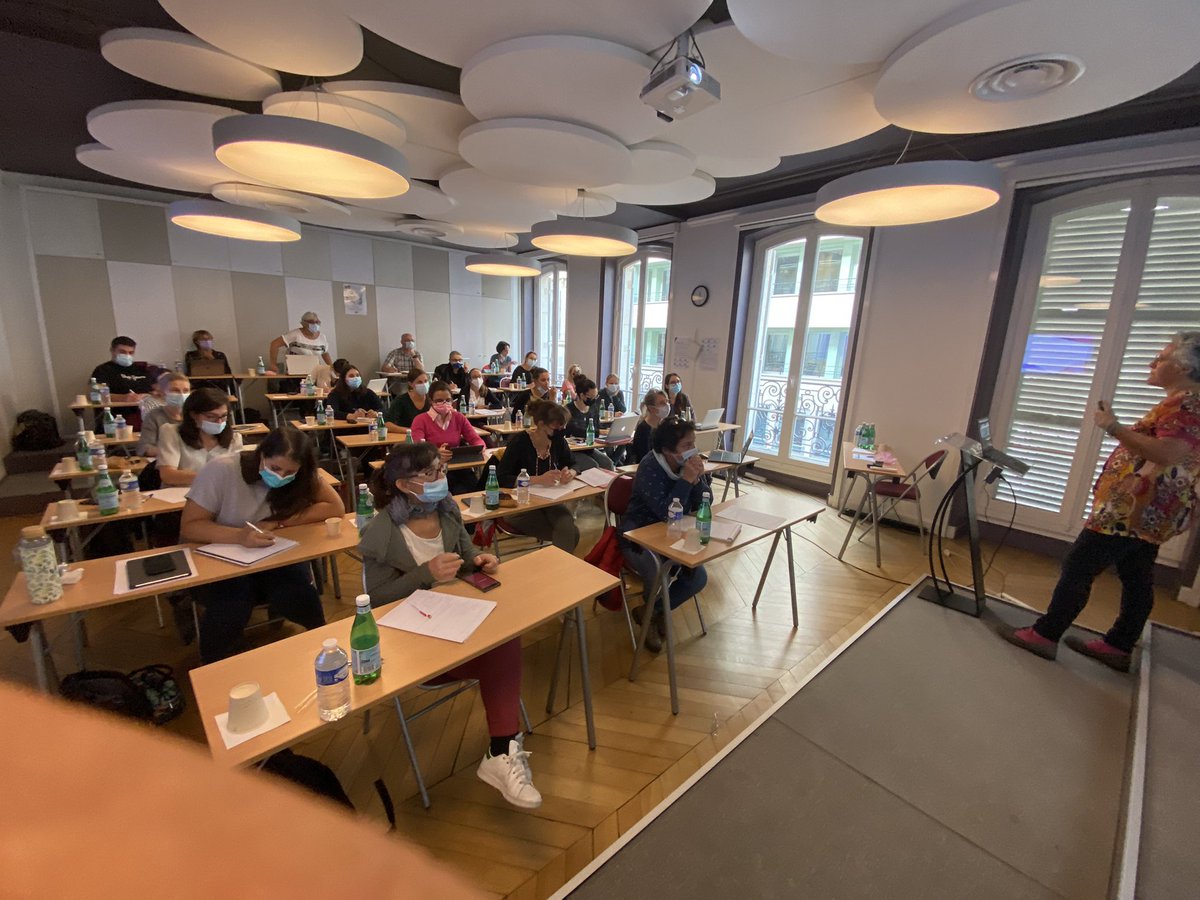 BeataClaude's tweet photo. En Formation Dangerosité au siège de l’ @AFVAC avec des formateurs @AFVAC et Zoopsy. 13 ans de formations avec un auditoire toujours aussi motivé.. et la nécessite de continuer le combat pour l’abrogation des catégories. Merci à @LoicDombreval d’avoir essayé . https://t.co/FKhWGbOIXT