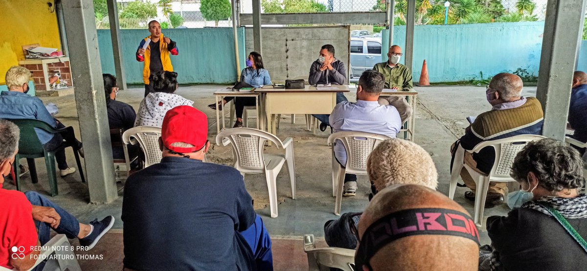 ARTUROTHOMAS17's tweet photo. #29Sep
Buró Político de #Miranda, junto a nuestro candidato a la Alcaldía David Manzo, dictaron orientación de campaña a la vanguardia de #LosSalias
Rumbo a las #MegaElecciones del #21 de Noviembre.
Amor con Amor se Paga.
#MarquemosLosOjitosDeChávez
@PartidoPSUV 
@PsuvMirandaVE https://t.co/iteHppx34w