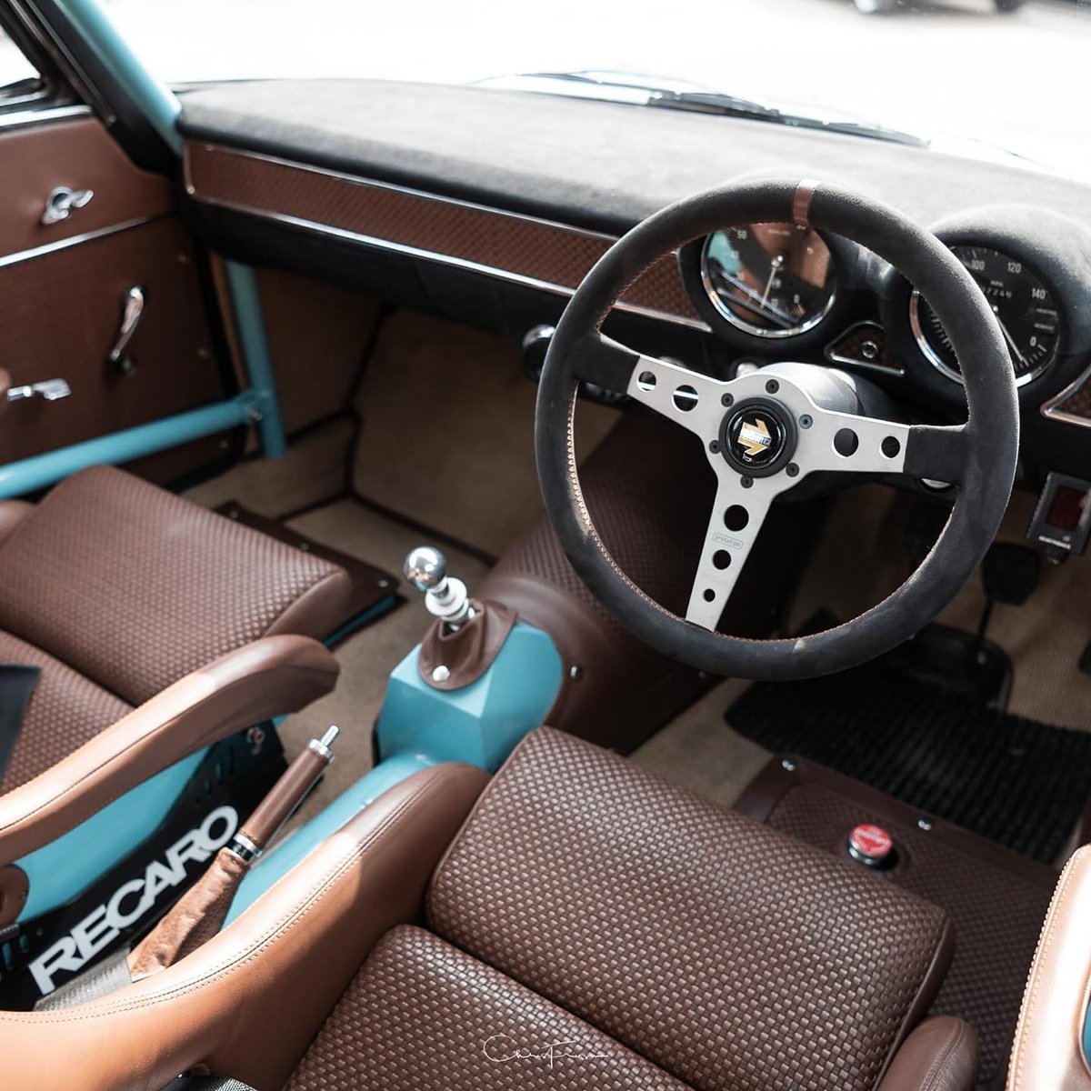 retropowercars's tweet image. TBT early 2018 and the completion of the Alfa Junior project. The specification includes a bespoke Watts-linkage De-Dion rear axle to lower unsprung weight and bring the roll axis closer to the ground. Oh, and the small matter of a 300bhp Millington Diamond engine. #retropower