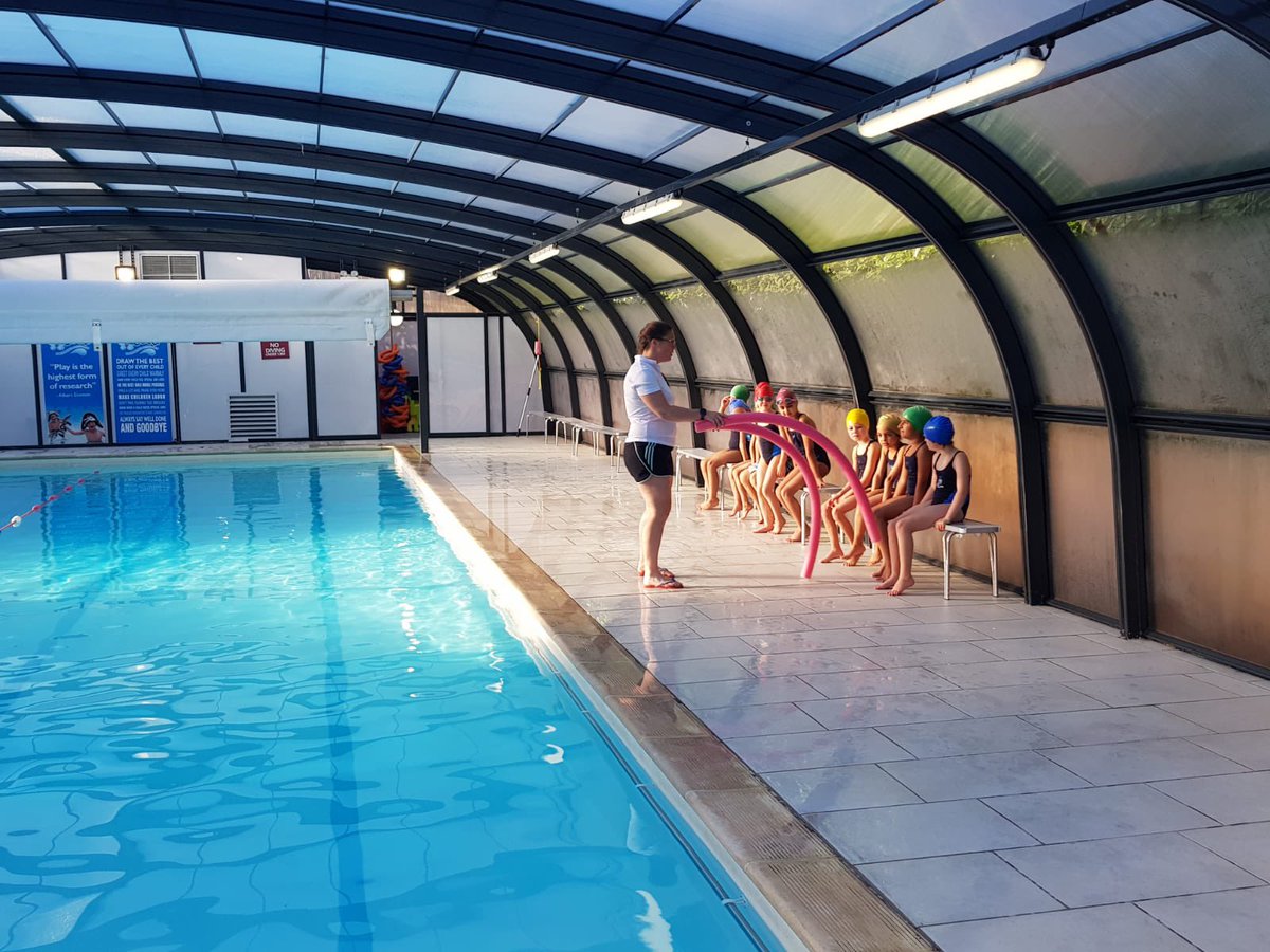 StMarysSchoolGX's tweet photo. Brilliant Year 3 swimming lesson today at @thorpehousesch! 💦 @StMarysGXSports @StMarysGXPrep https://t.co/O62xCAbSHf
