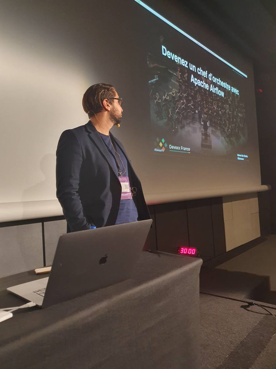 CANALTechTeam's tweet image. Top départ pour @DevoxxFR et @CANALTechTeam avec @BdMarwen qui nous initie à l&apos;orchestration avec @ApacheAirflow 🔥