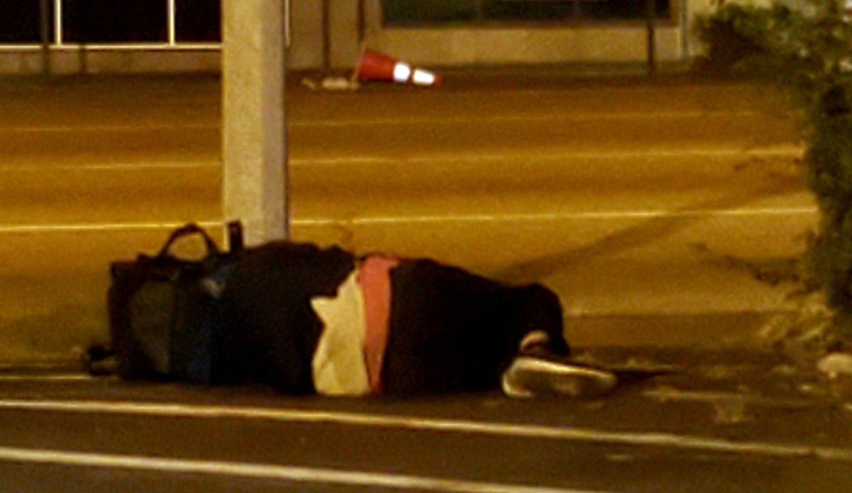 Damn this is SAD 😔 Homeless Man sleeping on Concrete at Poplar Ave and Highland St🙏🙏