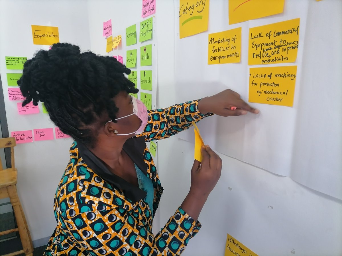 SEED_SustDev's tweet image. Live from #Ghana 🇬🇭: Developing a convincing and investor-ready plan is a priority for 2021 SEED Award winner @JekoraGH. The #SEEDAccelerator is tailored to the same priority. More progress ahead! @A_eveil #greenSMEs #greenfinance #wasterecycling #circulareconomy