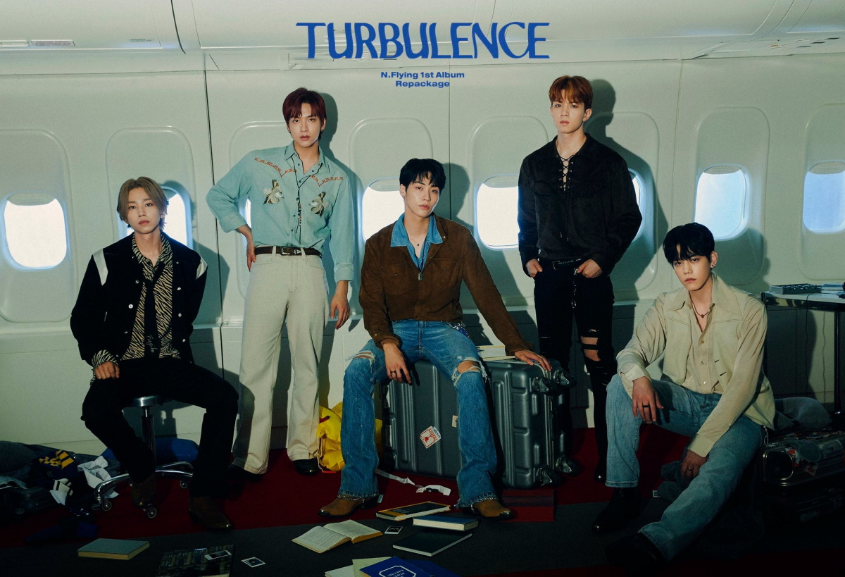 allkpop's tweet photo. N.Flying reveal 'Turbulence' repackage album teaser images
https://t.co/5xIPz3e6tJ https://t.co/8syNLACHec
