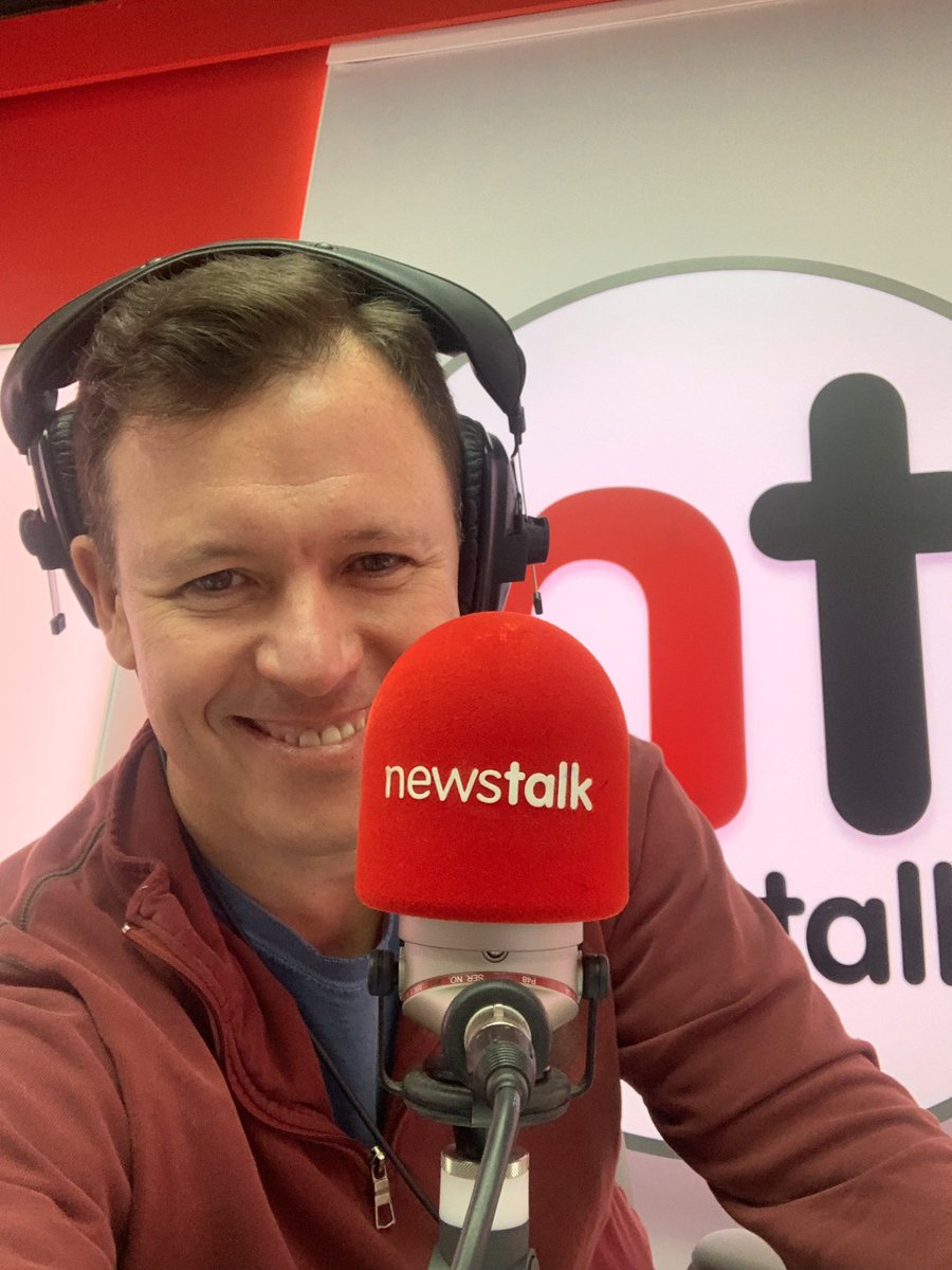 So delighted 😀 @AntonSavageShow is back on the airwaves! 🙌 🥳🥳🥳 