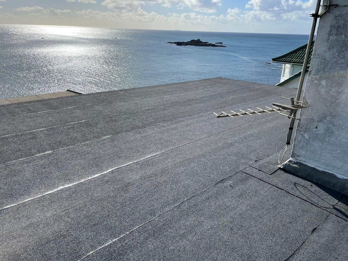 JRFLATROOFING's tweet photo. Lovely view for a felt roof refurbishment down in Mousehole today.   IKO MACH TWO felt. https://t.co/omFB33vFF3