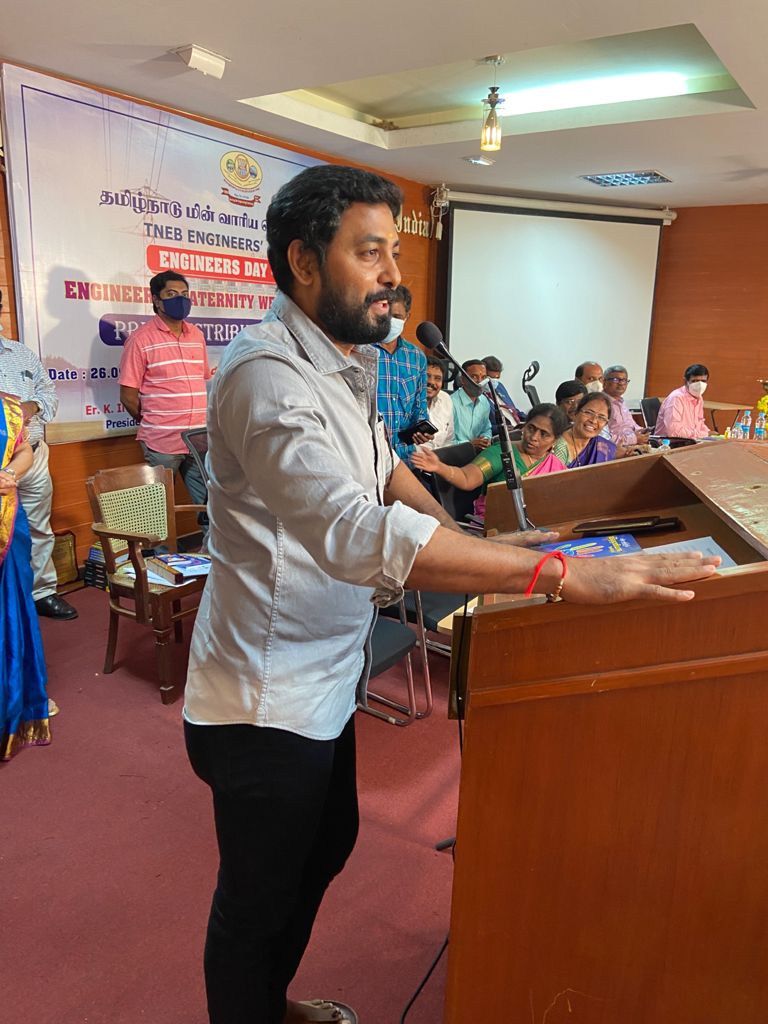 Aariarujunan's tweet photo. I am extremely overjoyed to get this opportunity to address you all on this auspicious occasion of Engineers Day 2021.
It is a pleasure to inform you all on Behalf of @MarvomMaatruvom we r going to conduct Free Health Camp for @TNEBEA #ChiefGuest #AariArujunan #TNEBEA https://t.co/8tHa8BBj80