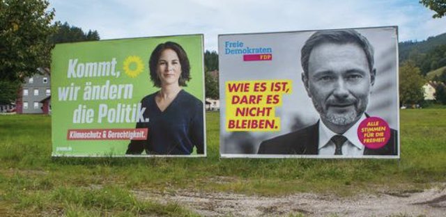 Los dos partidos más pequeños que con muy alta probabilidad formarán parte del próximo gobierno alemán (verdes, liberales), por razones muy sencillas de táctica de negociación, van a hablar con ambos partidos más grandes (socialdemócratas, cristianodemócratas). —“Schaumermal”…