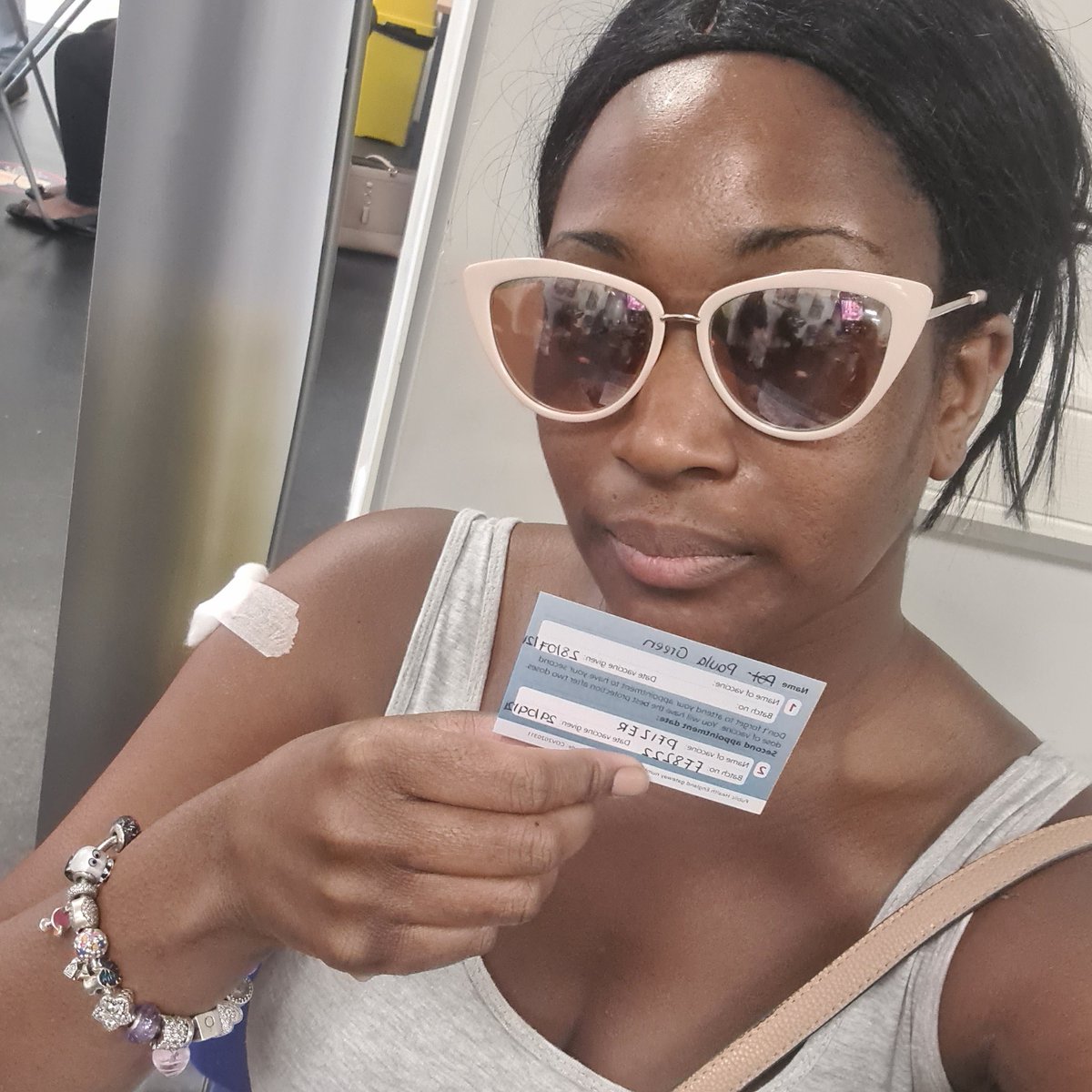 MissPaulaGreen's tweet photo. 2nd Dose DONE! 👍🏾💯
#vaccinatedandhappy #vaccinated #DoubleVaccinated #Woolwich #WoolwichArsenal #EquitableHouse #2nddose #2nddosedone https://t.co/7E0Fw1TjQw