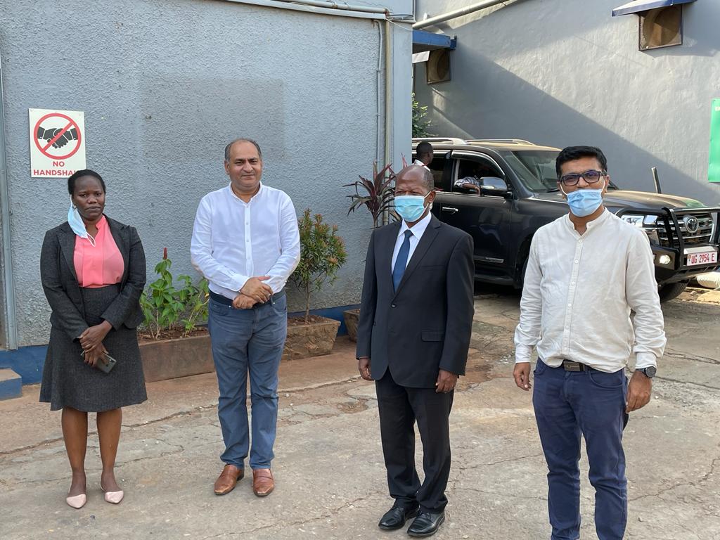 RajeshChaplotUG's tweet photo. Hosted Hon Dr John Chrysostom Muyingo , State Minister for Higher education at our company Graphic systems
#graphicssystems #rajeshchaplot @Educ_SportsUg
#drjohnchrysostommuyingo https://t.co/acxbEkO9pD