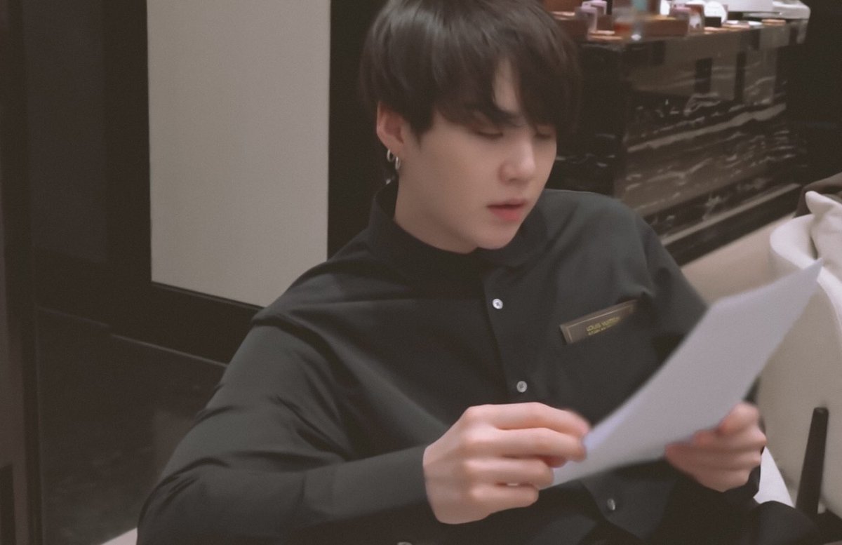 agustdfms's tweet photo. min yoongi i’m so in love https://t.co/BMsYgeTMPe