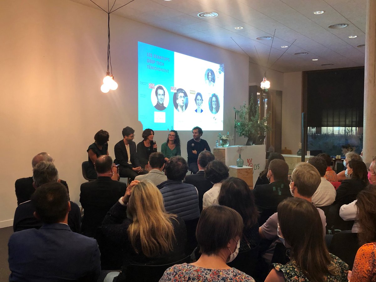 Pauline_Raud's tweet photo. [#EVENT @poussatlys] Quel bonheur de renouer avec les #evenements et de reprendre le micro pour animer une table ronde avec des #entrepreneurs inspirants😀🚀🎉#innovation #deeptech #tech #entrepreneuriat #startup #Lyon #SaintEtienne #FrenchTechSeed @Bpifrance https://t.co/ngWUfTmXn2