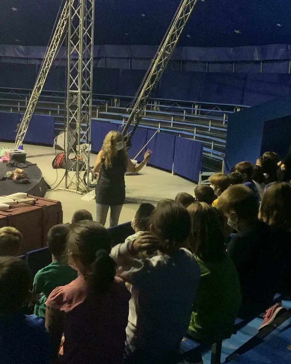 epiasabadell's tweet photo. També hem vist La Vela, i els bucs d’assaig de músics.
#3RPRIPIASABADELL
#PRIMÀRIAESCÈNICAPIASABADELL https://t.co/coQhcJpkmg