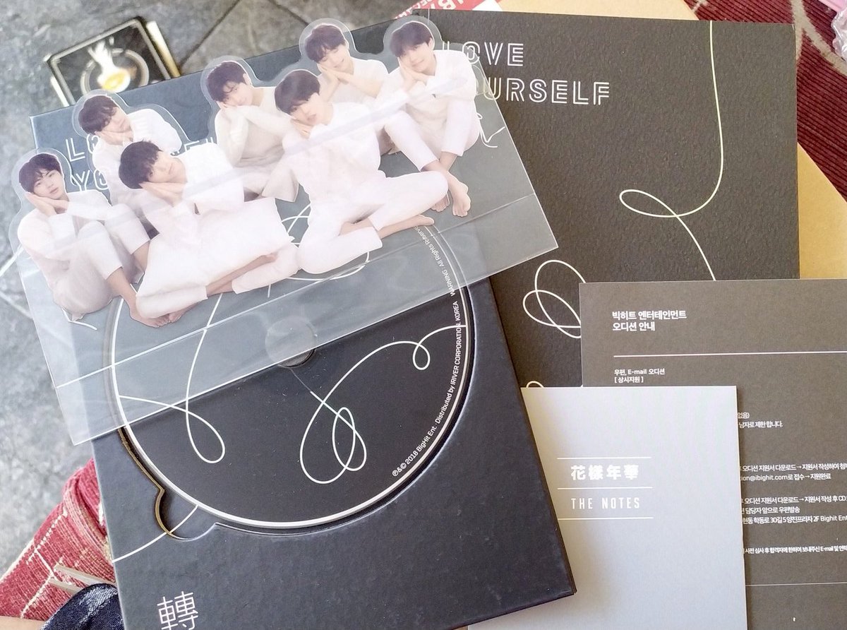 kamugemes's tweet photo. Syukuran Kim Taehyung Selca 😭😭😭

1 Album Tear R Only plus Standee

RT dan Like aja ya 💜
End ASAP !

Good Luck 🥺 https://t.co/nexocRhJHu