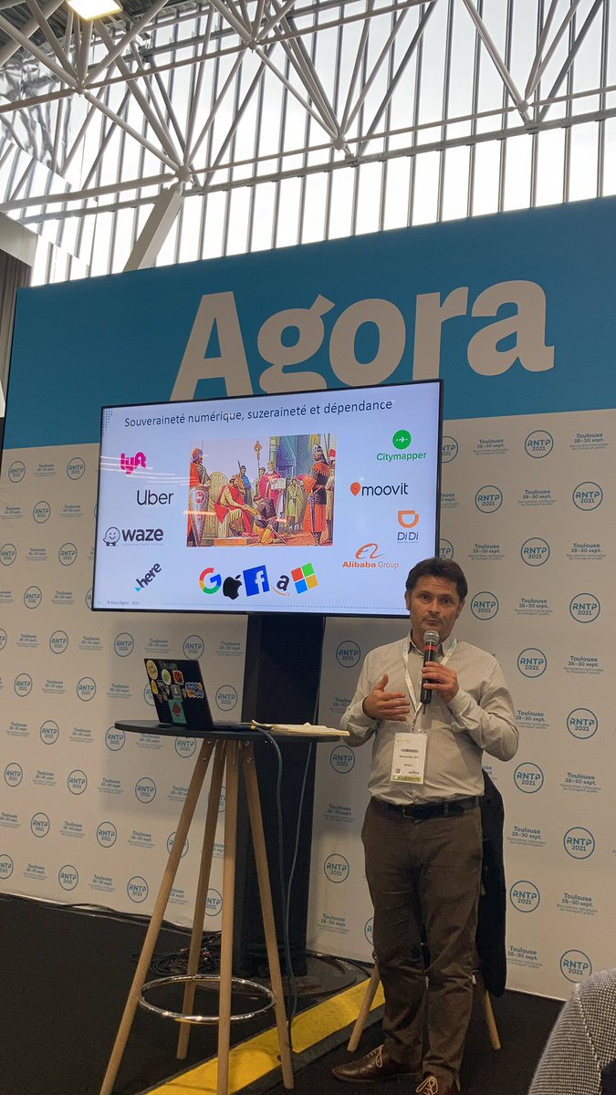 Parce que les données d information voyageurs sont un service public à part entière, notre plateforme d’information voyageurs <a href="/navitia/">Navitia</a>  est open source et open service. elle irrigue de nombreux réseaux de transport et d autres secteurs ! @RNTP_2021 <a href="/groupekeolis/">Keolis Group</a>  @evoyageursSNCF