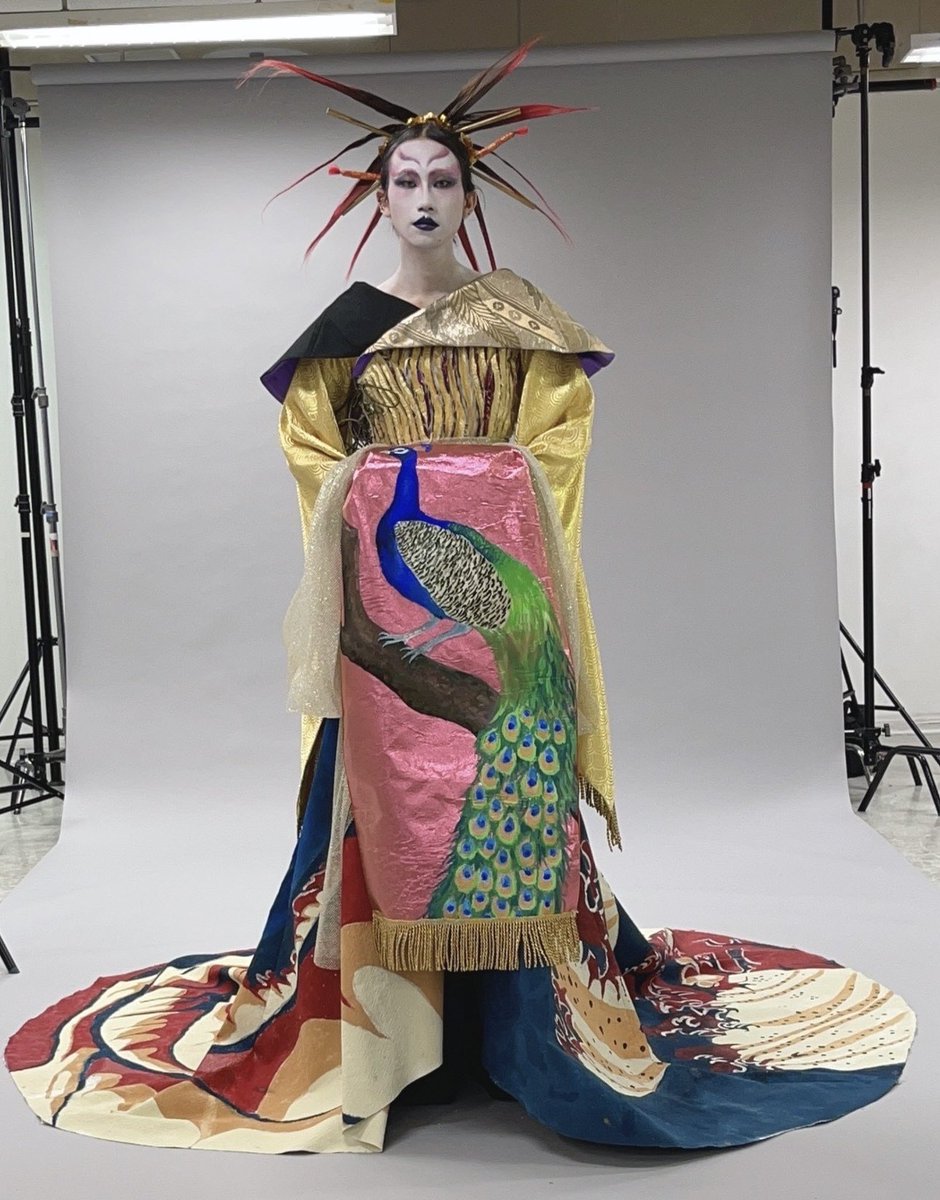 nabby_t's tweet photo. #ManamiWatanabe
#vantandesigninstitute
#花魁
#卒業制作
あと5体作るらしい…
これは卒業したら解体ですか?保管ですか?(恐ろしい) https://t.co/1l6Zum6Oky