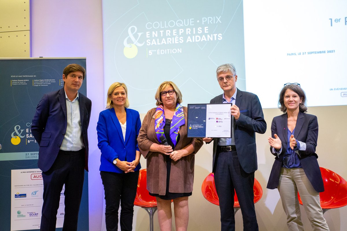 GroupeAudiens's tweet image. Le Prix &quot;Entreprise &amp;amp; Salariés #Aidants&quot; récompense les meilleures initiatives des entreprises en faveur de leurs salariés aidants ! 

👏 Un grand bravo aux lauréats 2021 : 
▫🥇: @GroupeBPCE  
▫🥈: @France_MM 
▫🏅❤️  : Caisse Régionale de @CreditAgricole Mutuel de la Réunion
