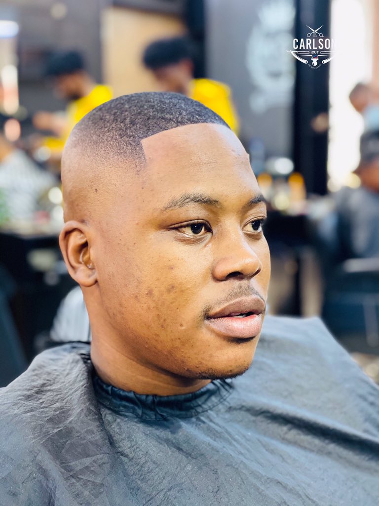 carlson_icut's tweet photo. 💈✂️💈🔥@carlson_icut
#hairstyles #haircuts #bumppatrol #clean #barber #barberlife #barberlove #inecto @wahlprof @BumpPatrol @Inecto_SA https://t.co/1rJG1z7h0R