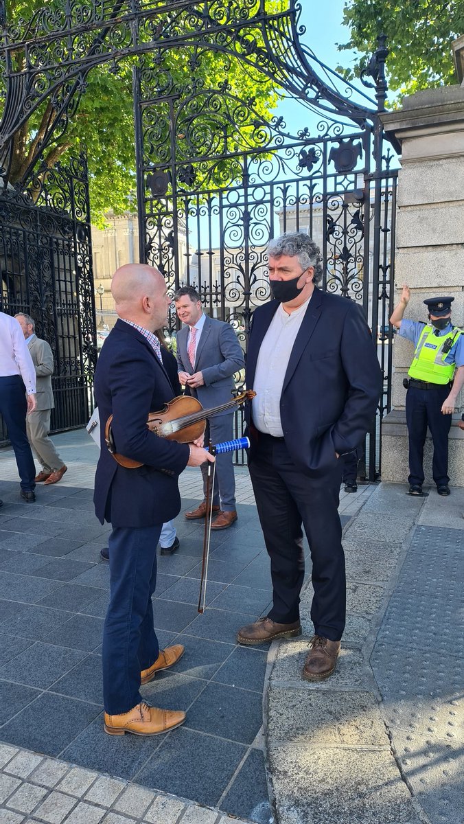 ThomasPringleTD's tweet photo. Caught up with Castlefinn fiddler @MattMcGranaghan to support the @meaiireland #paytheperformer protest today. With #Donegal's rich musical tradition this is a campaign I'd urge people to get behind https://t.co/NXcWlSyrSw