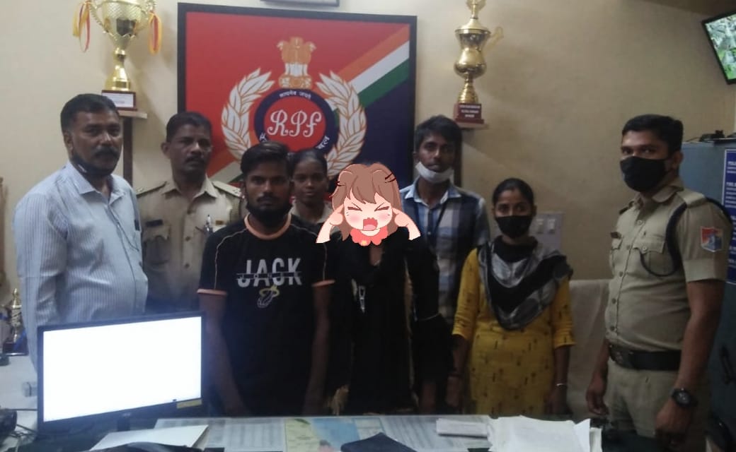 RPF_INDIA's tweet photo. With the input from Chandigarh Police, the all India network of RPF rescued a minor girl kidnapped from #Chandigarh, apprehended one adult at #Uduppi. 
#SentinelsOnRail
@AshwiniVaishnav @DgpChdPolice @RailMinIndia https://t.co/zUsQLBODdu