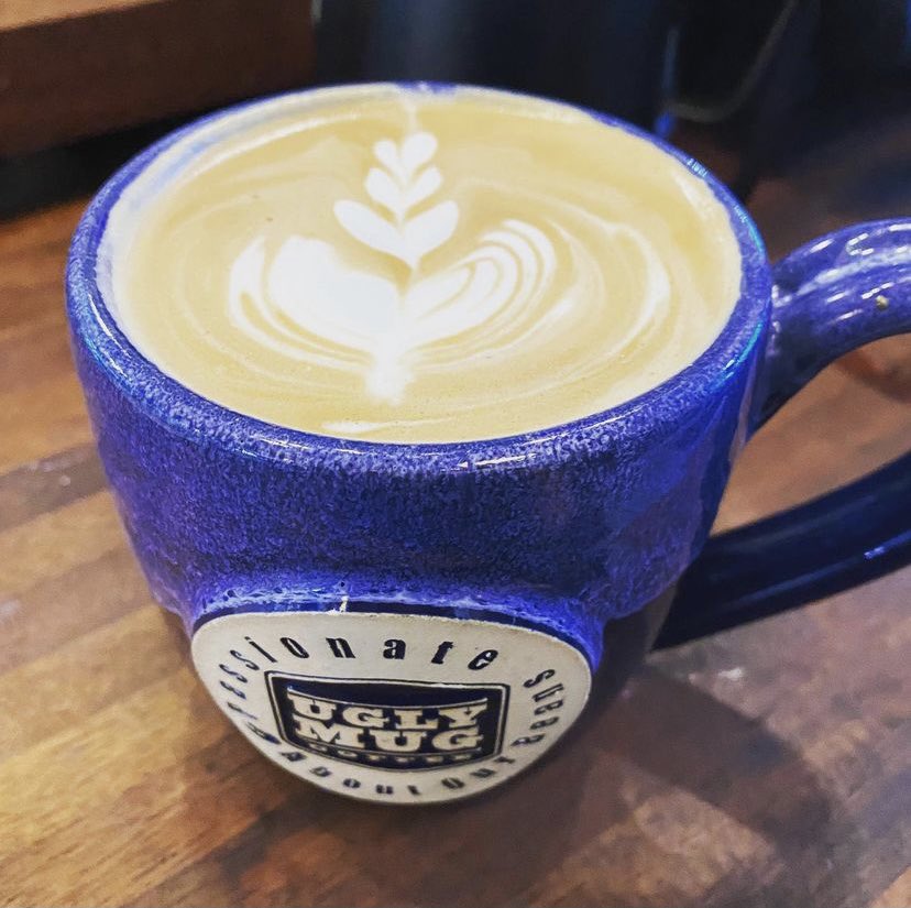 visitloudon's tweet photo. Happy National Coffee Day!! ❤️☕️ Stop by @uglymuglc or your favorite coffee place and grab a cup. 
•
•
📸: @uglymuglc 
#goLoCo #lakewaytothesmokies #uglymuglc #madeinloco #madeintn #lenoircitytn #tennessee #coffee #nationalcoffeeday #865life https://t.co/qU3eHZF9mM