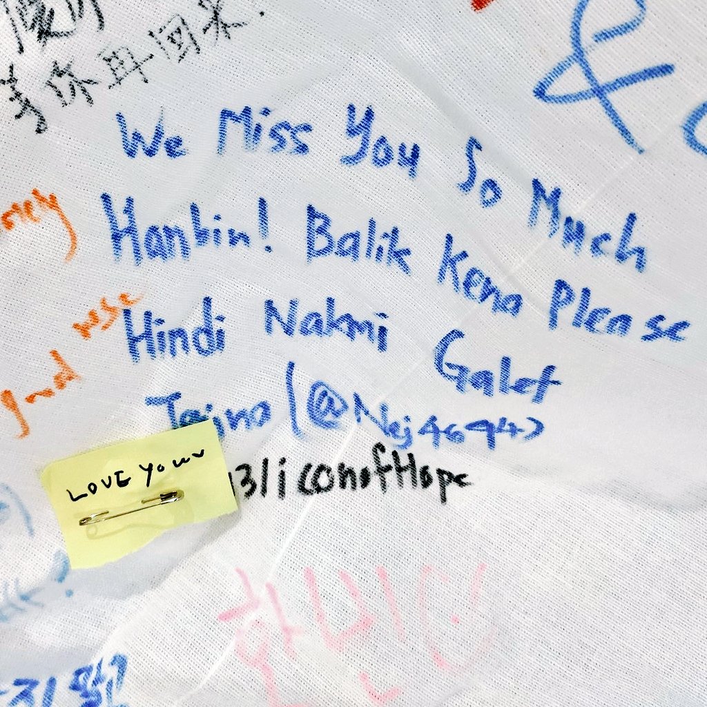 BAYONGBIN's tweet photo. MAHAL TAYO NI @shxx131bi131!!!
Our #131iconofHOPE ❤️

Thank you to @Nej4694 and friends for making this possible. Also thank you to @droptheroar for finding Hanbin's reply.

Thank you @IIXX_VIII_XXII for doing this project with me &amp; to our sajangnims for their endless support ❤️ https://t.co/HfkCdNOkO1