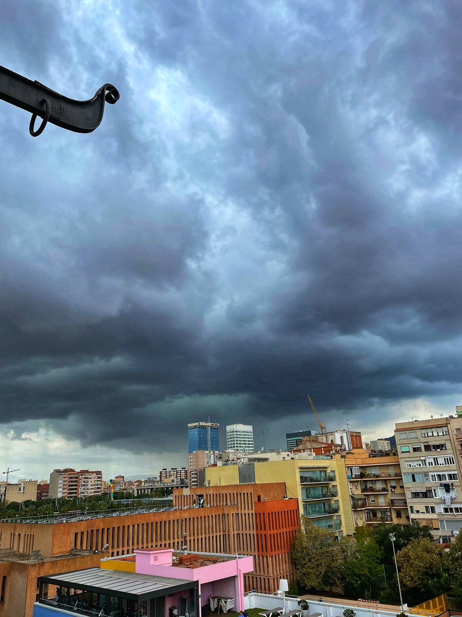 Mr.Stratus tweet media