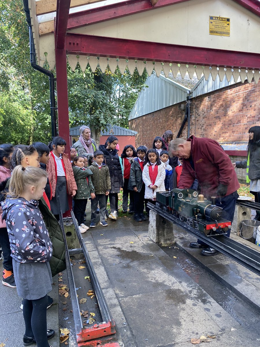 y3_bps's tweet photo. Year 3 have had the best morning learning about Lovomotives and riding the steam trains at Walton Park in Sale. @BirchfieldsPS https://t.co/KHOGXEkNP1