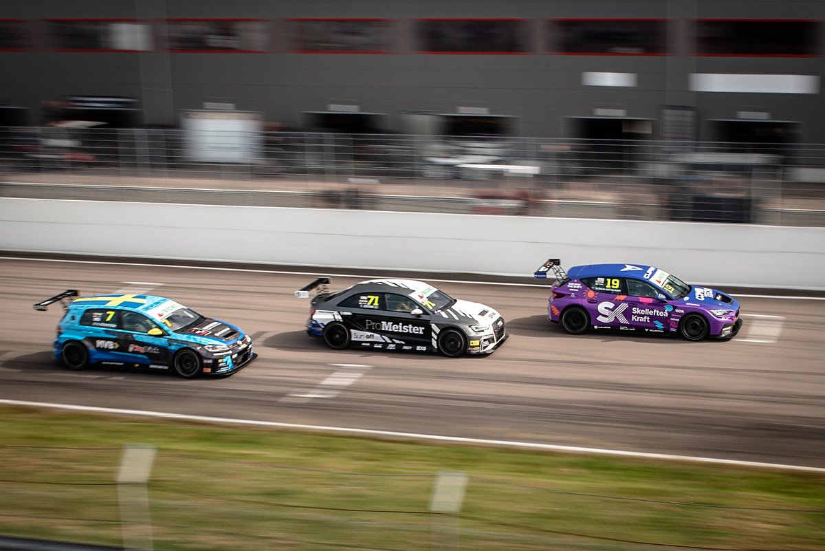 It's time for the penultimate #STCC #TCRScandinavia round of 2021 this weekend at <a href="/MantorpPark/">Mantorp Park</a> 🇸🇪 and the title fight 🏆  is about to be decided, read all about it here 👉 bit.ly/3ATz8bk
#TCR
