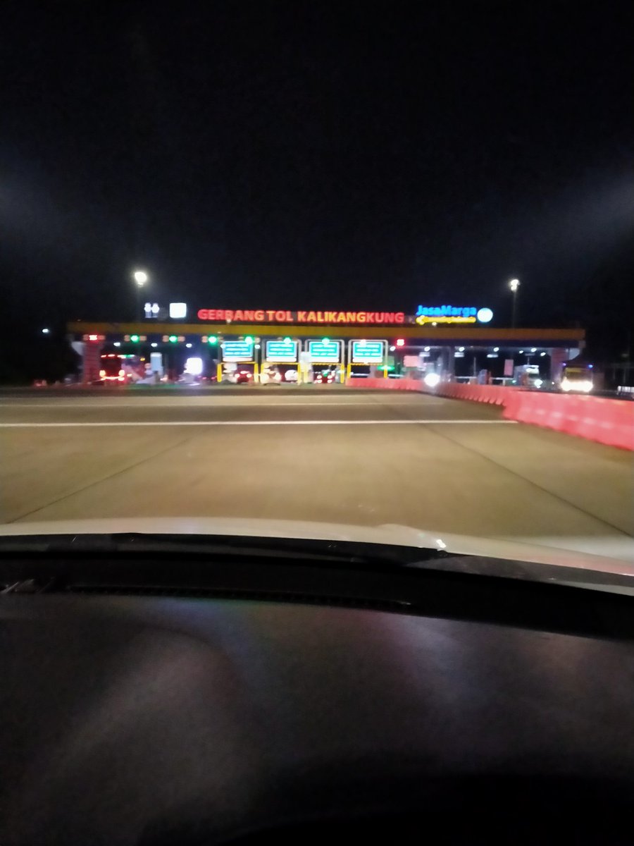 NandoButbut's tweet photo. Tahun Baru 2022 touring lagi ga nih kita ke Jambi- BaLi? Hehehe https://t.co/hgo0tZOTTO