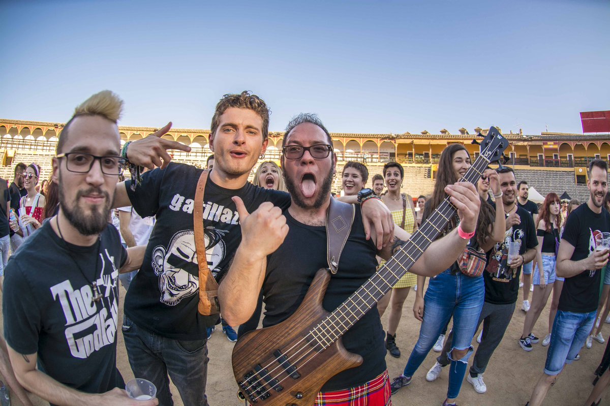 toledonconciert's tweet photo. ✅ El viernes vuelve @LaGangaCale a la plaza de toros junto a @Mauri_band y @BalkanBomba 

¿Qué locura nos tendrán preparada esta vez? 🔥😅 La fiesta promete.

 ¡Si te lo pierdes es porque quieres!  🎟 2€ en  https://t.co/77dRZEBFJ3  👈🏼 https://t.co/6UKN7CBpMj