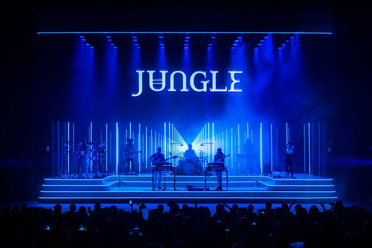 NegEarthLights's tweet photo. JUNGLE | Brixton Academy 2021
Production & Lighting Design : @cassiuscreate
Video content : #_boxcat_
#Lighting operator : #ronnie.phipps
TM : #fromaheight
SM : #haydiddly
Lighting : #negearthlights
Video : #transitionvideo
Staging : #allaccessstaginguk
π·: #projoephotography https://t.co/3F26wtqtjg