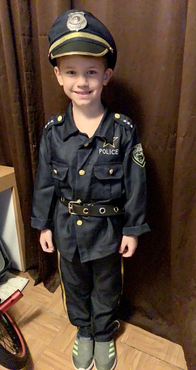 JoniLeBouef's tweet photo. #WhatToBeWednesday #PoliceOfficer #CollegeWeek21 @reedyeagles #AtReedyCreekWeCare #ComeSoarWithUs @Osceolaschools #SDOCGoodToGreat @FriendlyccCook https://t.co/01OMhGumF6