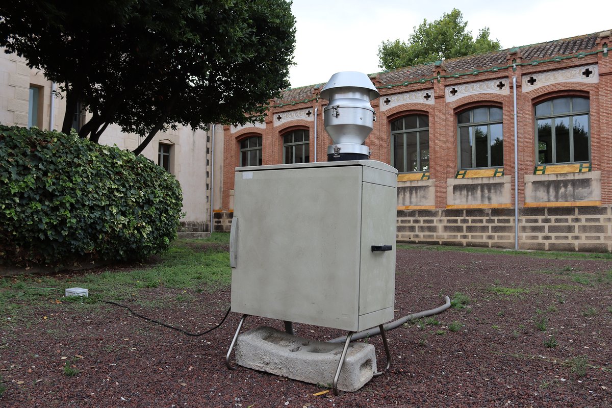 #LesFranqueses analitza la qualitat de l'aire de les zones més properes al polígon industrial del Pla de Llerona amb un captador de partícules situat al pati oest de l'Ajuntament. Les lectures es realitzaran durant 2 mesos. lesfranqueses.cat/actualitat/not…