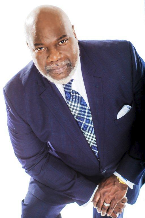 SandraDirkson's tweet photo. #LadySQuote In Life You Will Need A Good Source to Refuel! Refresh! Uplift! Motivate! Encourage! & Inspire You. For me it's Bishop T. D. Jakes @BishopJakes, Pastor of the "Potter's House" And my "Pet Bird" has STOPPED pulling feathers out when we're not home. #TVOn #Quoteoftheday https://t.co/jkqJYP1ah1
