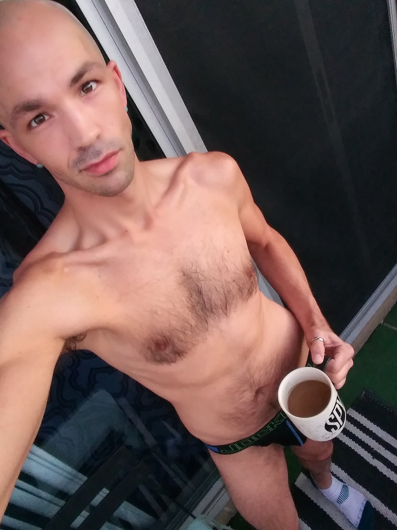 1 pic. Happy humpday y'all!!! 
#gay #gayCoffeeLovers #humpday #gaysub #jockstrap #gayjockstrap #gaypup