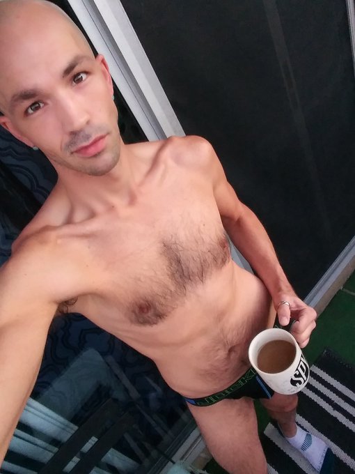 1 pic. Happy humpday y'all!!! 
#gay #gayCoffeeLovers #humpday #gaysub #jockstrap #gayjockstrap #gaypup