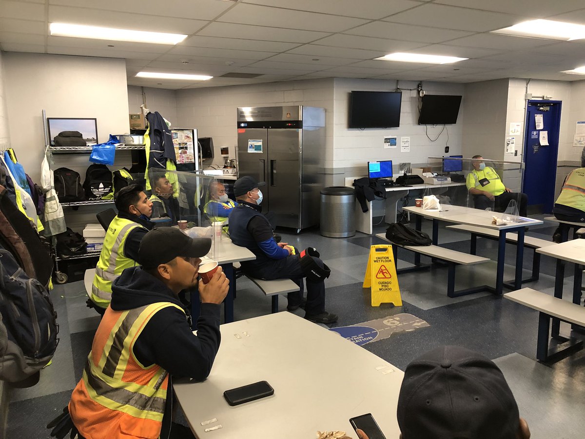 Leadership talking to the frontline about TCI COMPLIANCE. #EWR #EWRSTRONG <a href="/HendyGeorge/">George Hendy</a> @UA_Ramp_Proud <a href="/rodney20148/">Rodney</a> <a href="/KellyTolbertUAL/">Kelly Tolbert</a> <a href="/JMRoitman/">Jon Roitman</a> <a href="/SharonP03981739/">Sharon Perez</a>