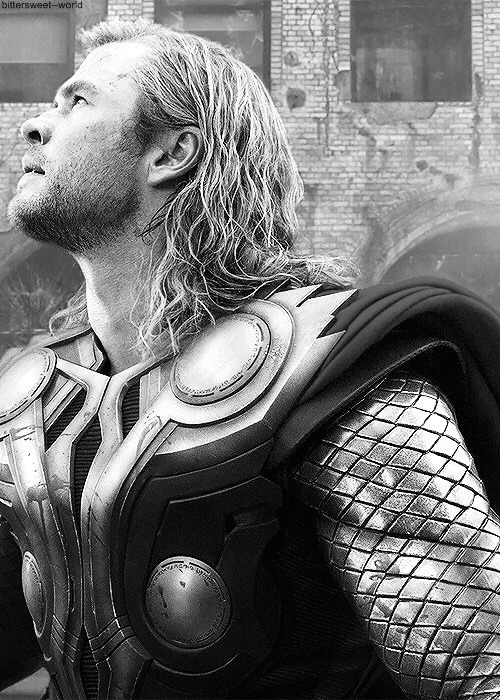 RT @cineasimetrico: Thor https://t.co/XCOWI2upHi