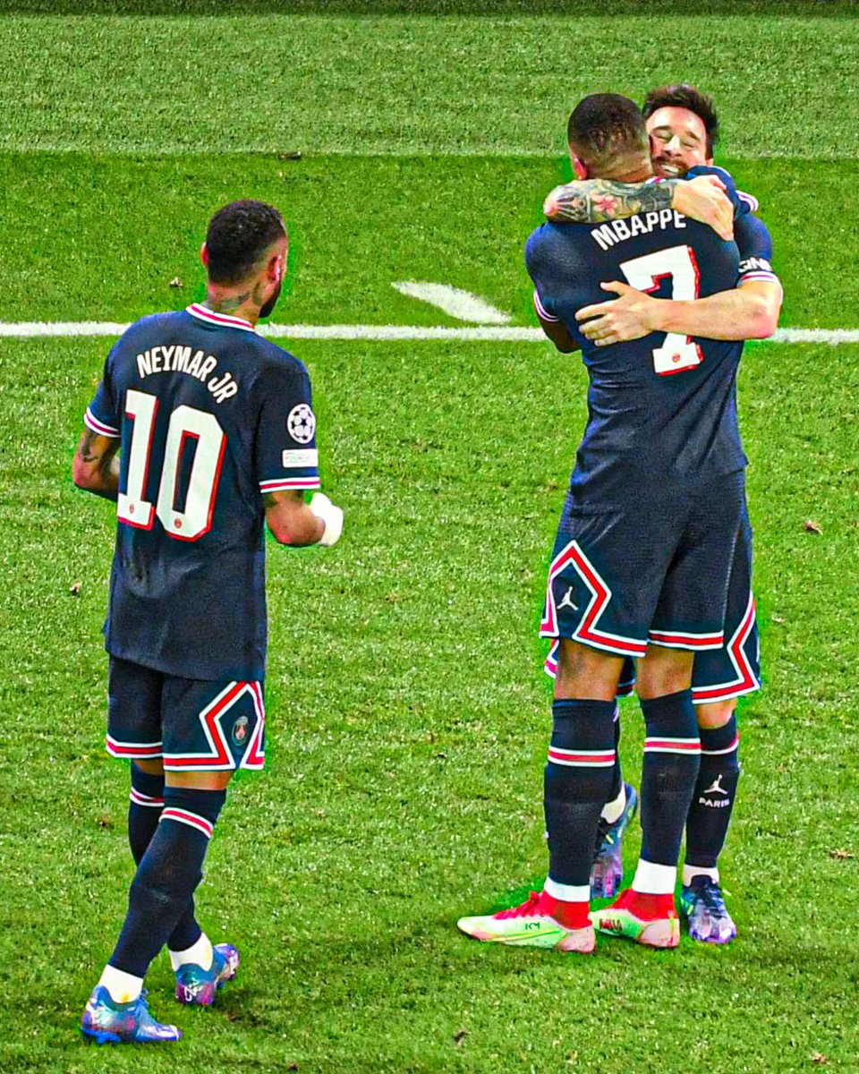 goal's tweet photo. 'Okay Kylian... it's my turn to hug Messi now!' https://t.co/hSc7TmpKc5