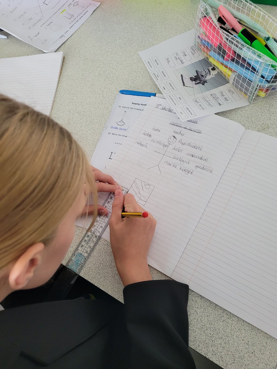 Today Year 7 <a href="/MagnaCartaSch/">Magna Carta School</a> were introduced to the  #microscope. Learners identified #scientific #Jobs where they were used, then viewed and made #drawings of sample materials. #forensics <a href="/CLEAPSS/">CLEAPSS 🏁</a> <a href="/STEMyBanda/">STEMYMissBanda</a> @MrWilcox_TMCS #Science <a href="/louisecass/">Louise Cass</a> <a href="/EmmaWarwick2/">EmmaW</a> <a href="/DrRoo01/">Dr Roo: Technician</a> 👩‍🔬🔬🔬👨‍🔬