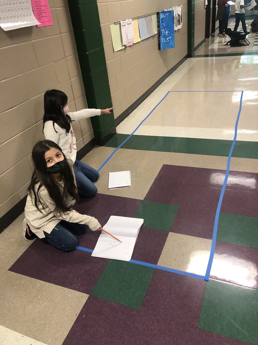 Mableton_CLIMB's tweet photo. Love these students working together to find the perimeter of these rectangles. #MoreThanPaper #GetUpAndMove #LearningToInspire #UltimateLearningExperience @MabletonES https://t.co/p1jBMHbagP